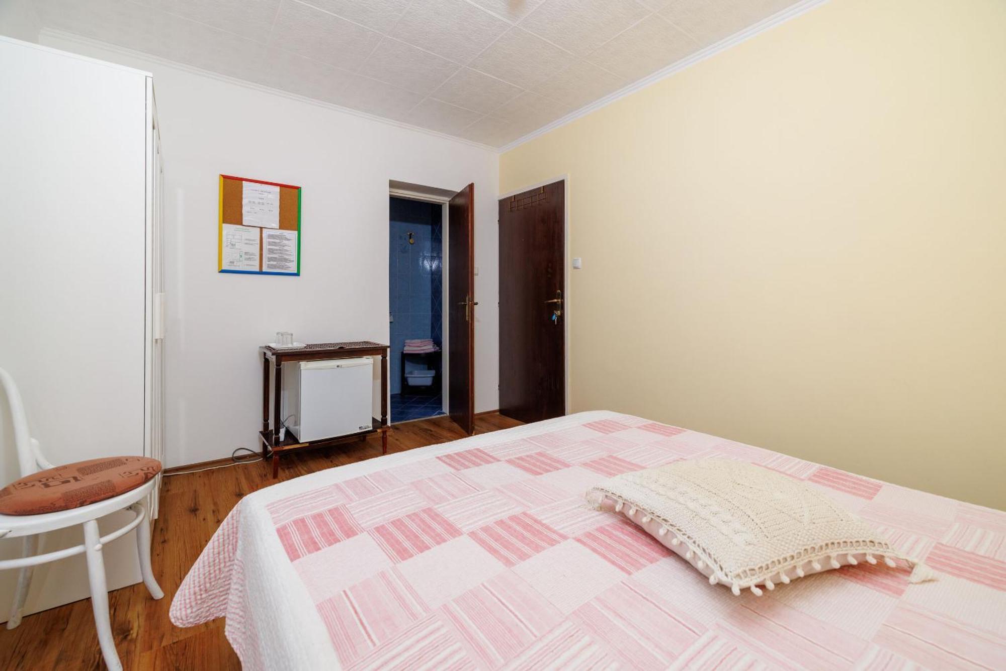Apartments And Room Mirjana Dramalj Exterior foto